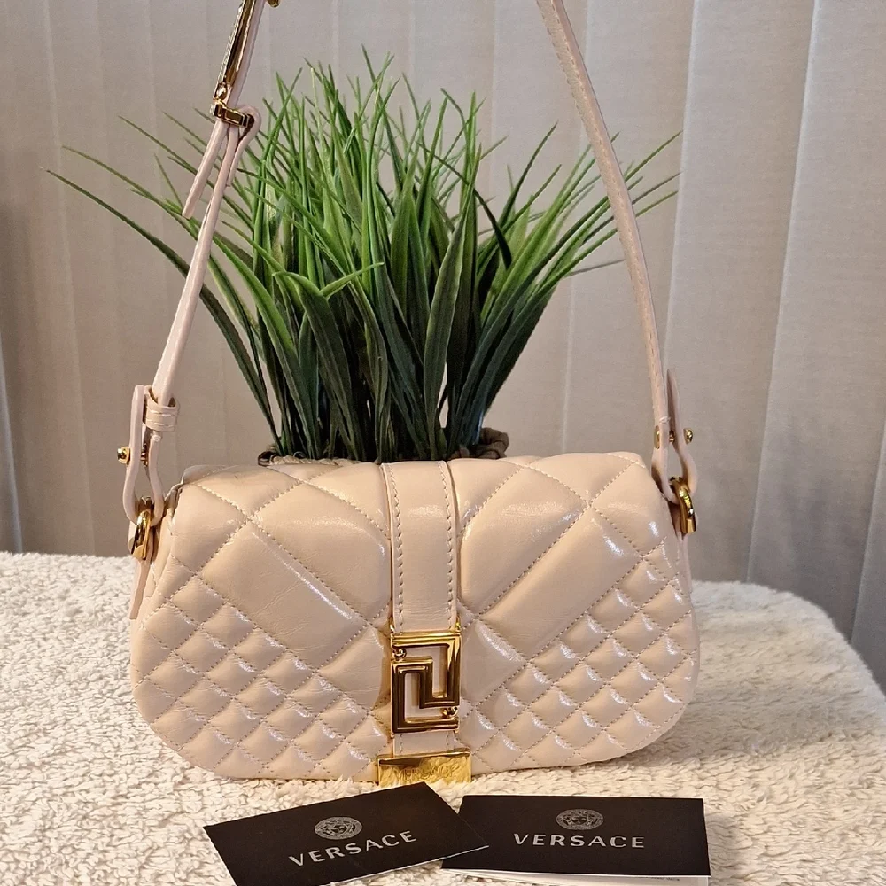 Gorgeous Versace Greca Goddess Leather Bag - Picture 12 of 14